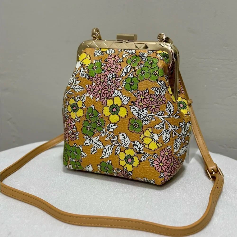 Floral Pebble Cowhide Leather Handmade Push lock Purse, Phone Pouch, Crossbody